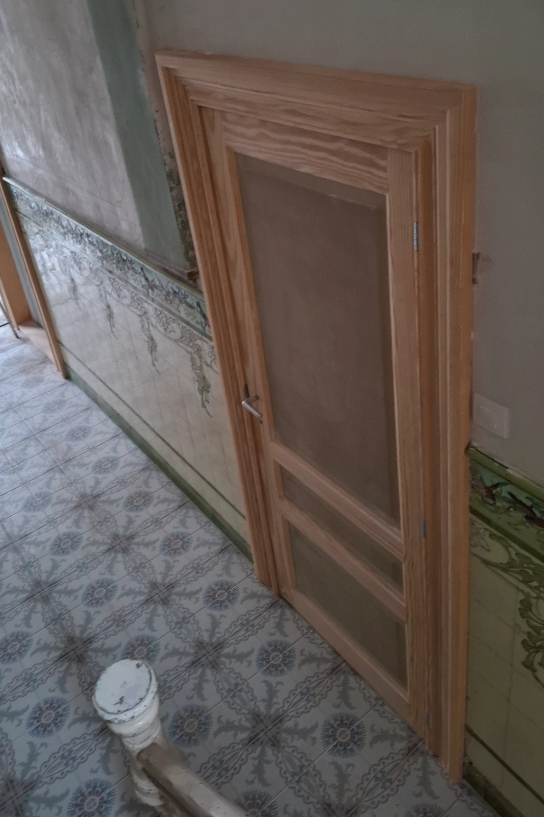 Binnendeur op maat in Yellow Pine en MDF – Mechelen